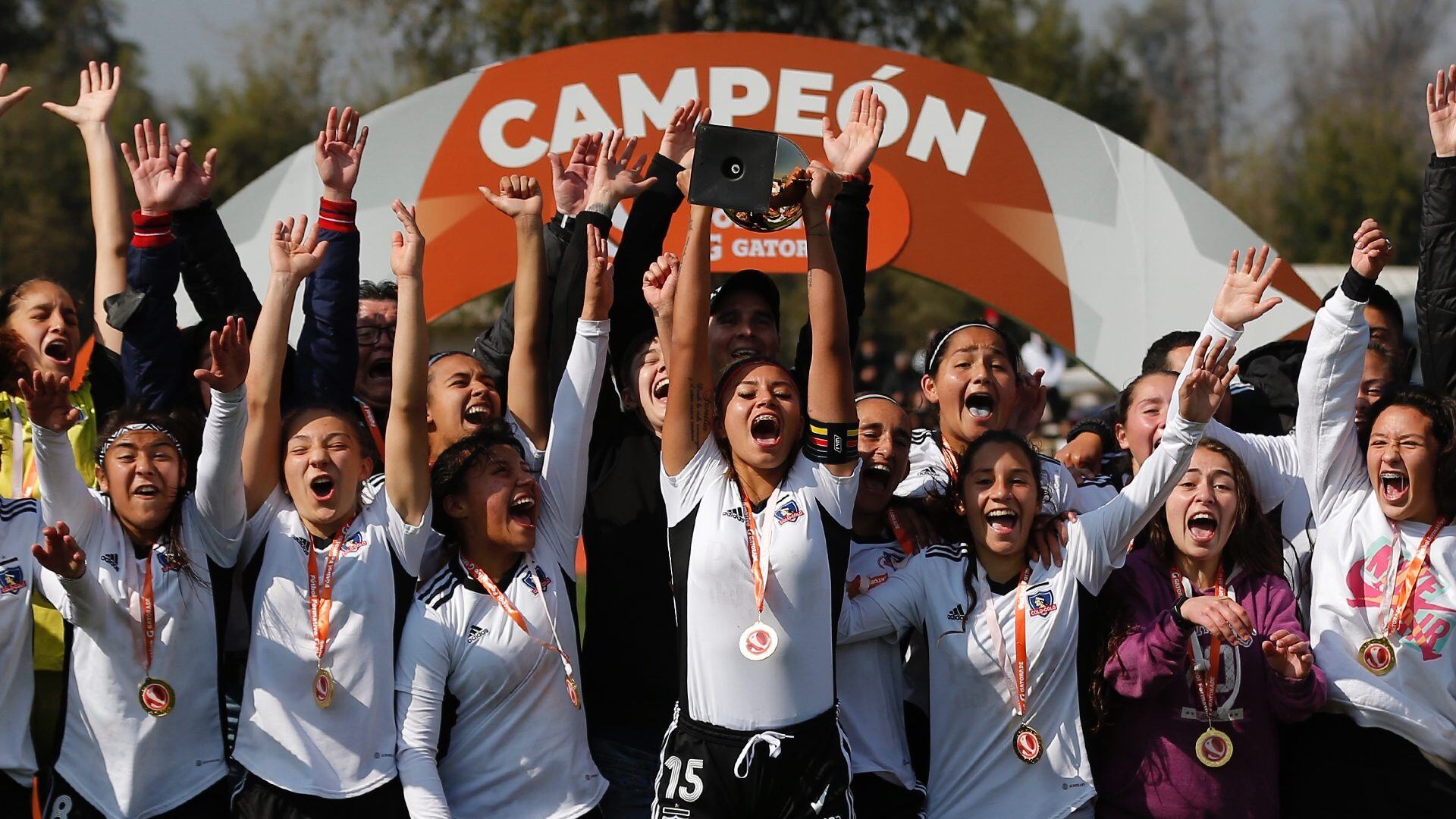 Colo Colo golea a la U y levanta el título del Fútbol Formativo Femenino