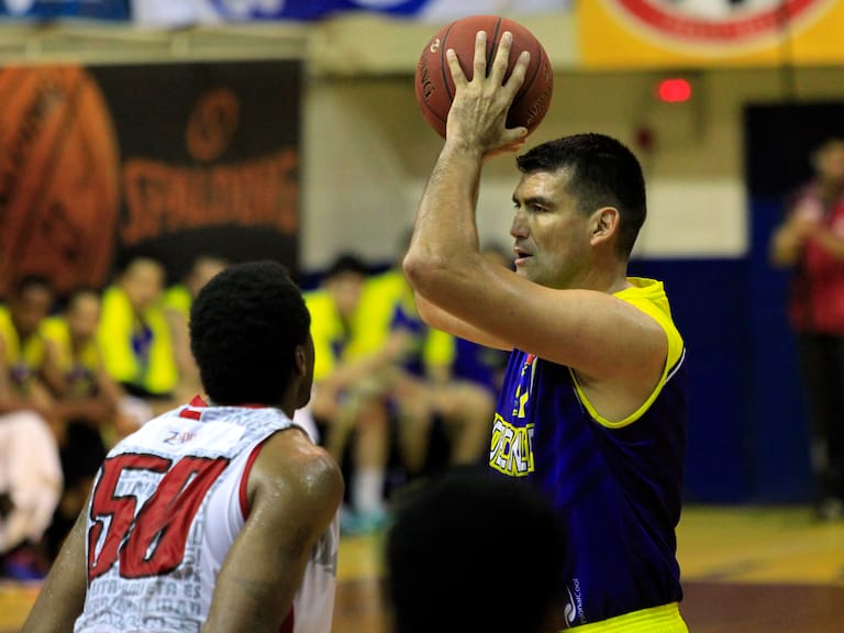 Mide 2,12 metros y proyecta su futuro en el Congreso tras ganar en las últimas elecciones: “No me sirve...”