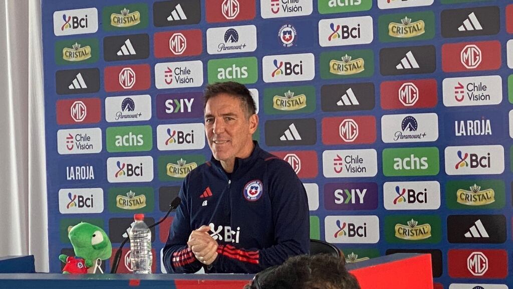 Eduardo Berizzo abre la puerta a la titularidad de Alexis Sánchez y Arturo Vidal ante Colombia: "Tenemos que jugar la pelota con seguridad"