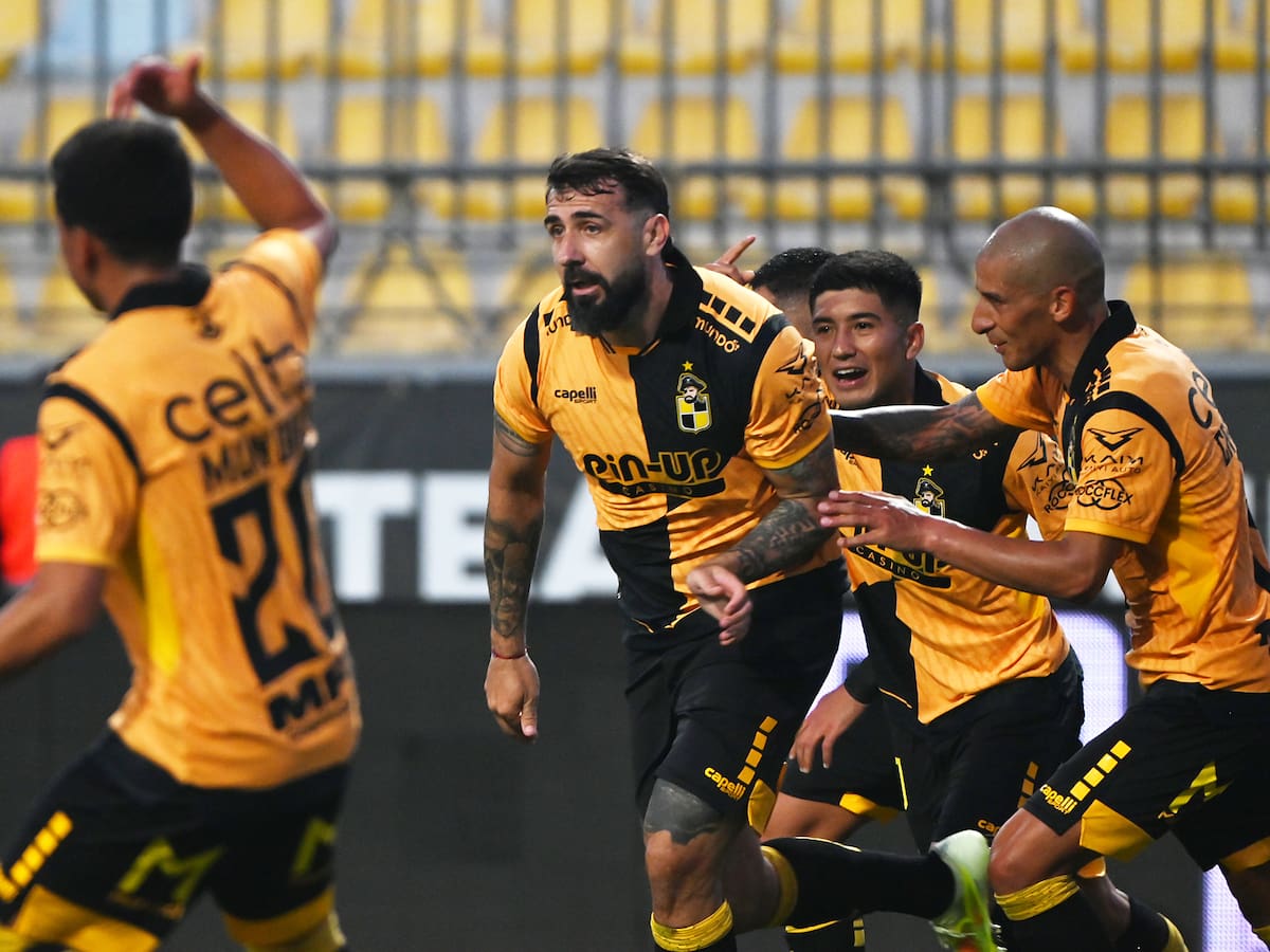 El campeón evita sorpresas: Coquimbo remonta ante Limache y se instala en la final de la Supercopa