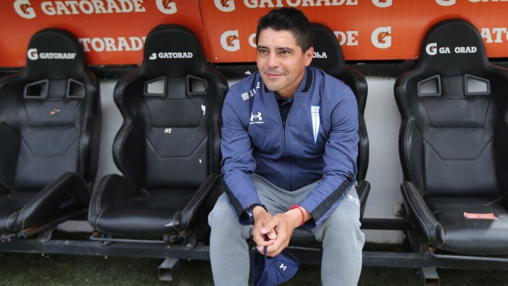 Rodrigo Valenzuela valora el juego con que Ariel Holan se hará cargo de la UC: "Es el "desde" que los jugadores tienen bastante asumido"