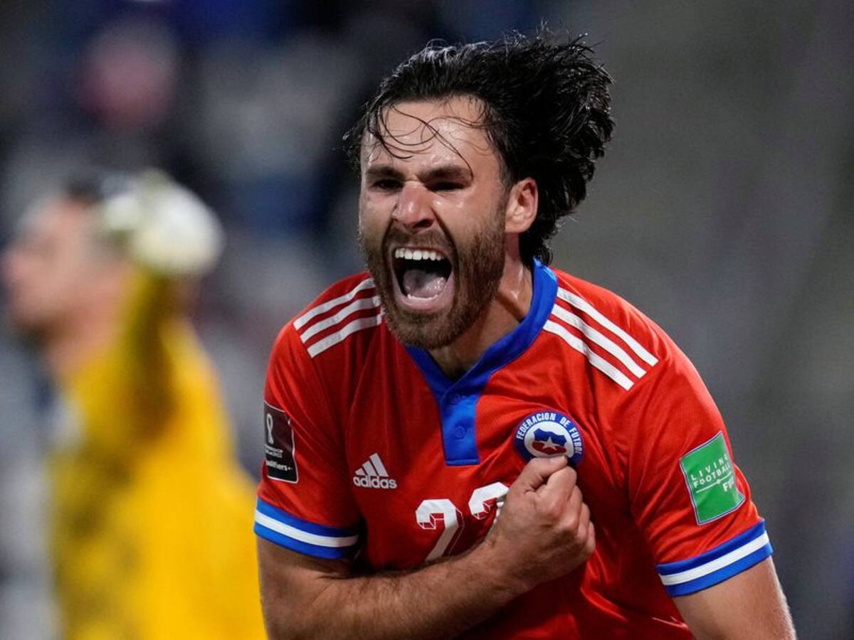 Locura entre los chilenos en redes sociales por el golazo de Brereton: «Lo mejor que le ha pasado a Chile»