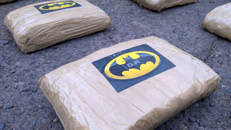 Droga incautada con logo de Batman