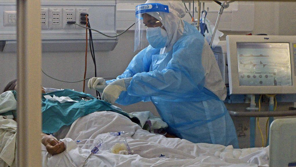 21 de Enero de 2022 / IQUIQUEEl alza en los contagios por Coronavirus produjo un mayor arribo de pacientes Covid positivo a la UCI del hospital Dr. Ernesto Torres Galdames
FOTO: CRISTIAN VIVERO BOORNES / AGENCIAUNO