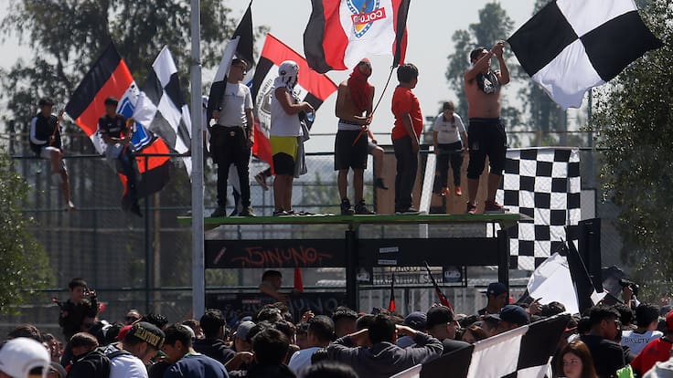 Pintaban un mural de Colo Colo: lo que se sabe del ataque armado contra hinchas atribuido a barristas de la “U” en La Pintana