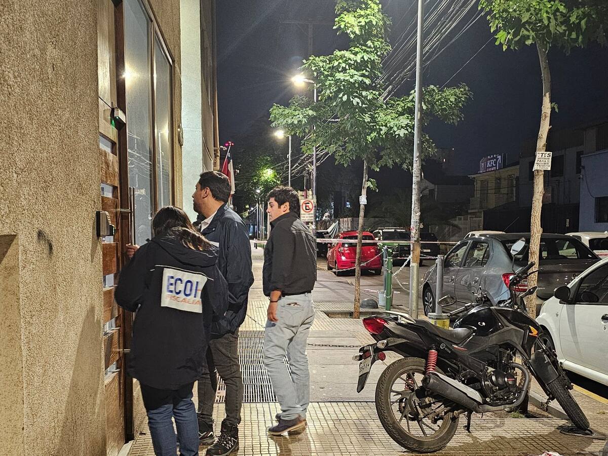 Un muerto y un herido tras ataque armado en Estación Central: se percutaron al menos ocho disparos