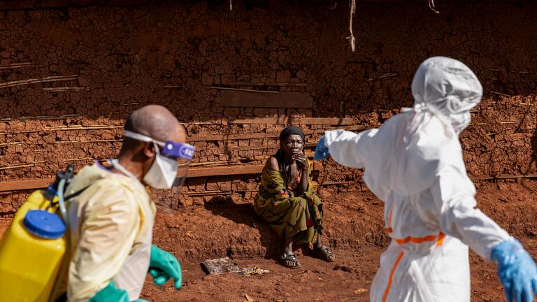 Ébola se propaga a velocidad récord en el Congo: más de 2.000 personas han muerto en menos de tres meses