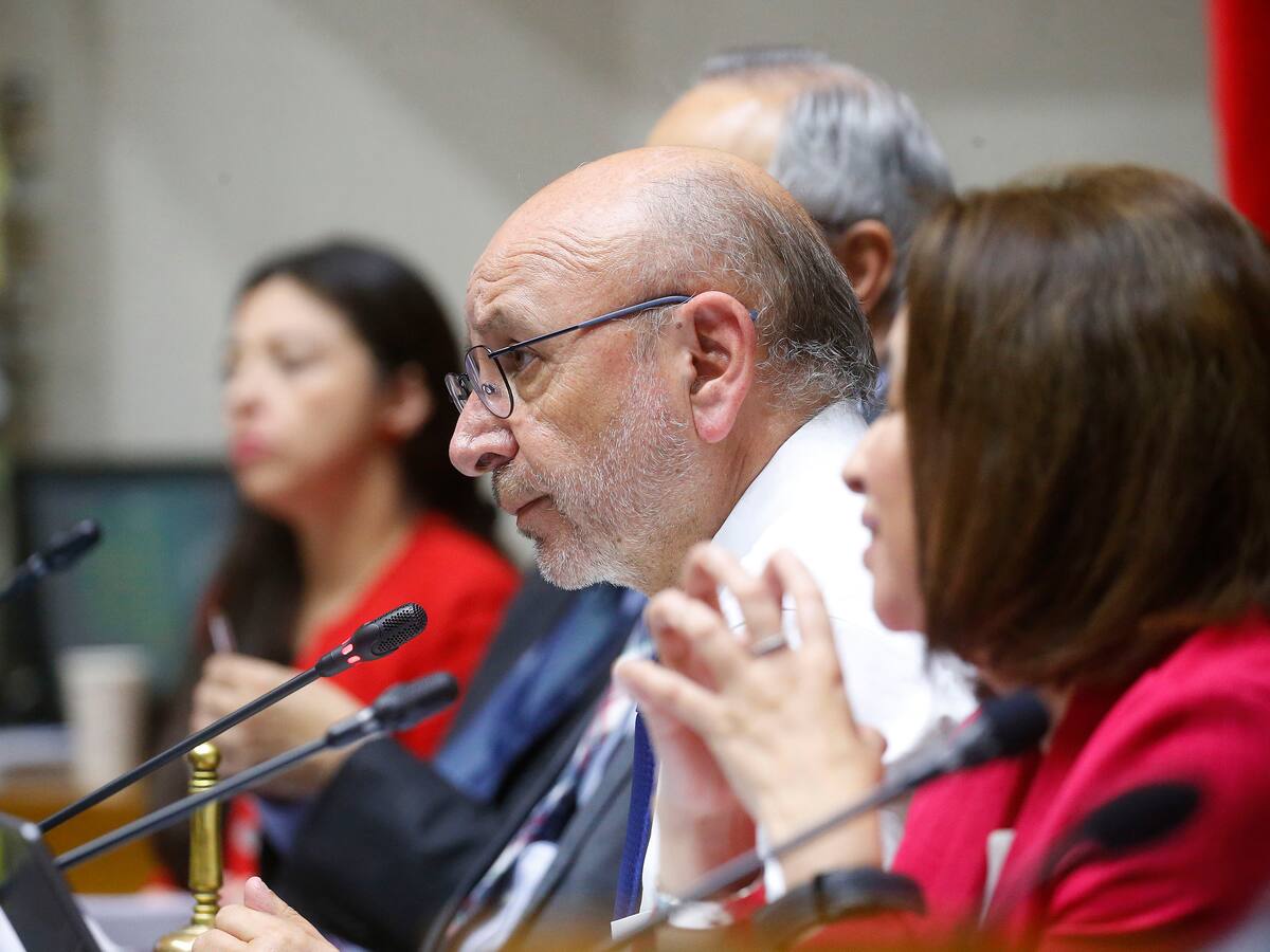 Senador Castro y crisis de las isapres: “El modelo de negocios ya no resiste más y es una oportunidad para hacer un inicio de reformas”