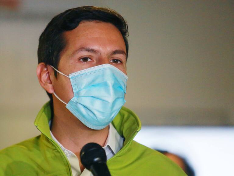 5 de Junio del 2020/ SANTIAGO
El alcalde de Renca Claudio Castro habla a los medios, durante la presentacin de ÒCentinela RencaÓ, un sistema de gestin y monitoreo que desde marzo ha permitido realizar la trazabilidad y seguimiento diario de los contagios y contactos estrechos a nivel comunal. la de COVID-19.
Fotos: JOS FRANCISCO ZUIGA/ AGENCIAUNO