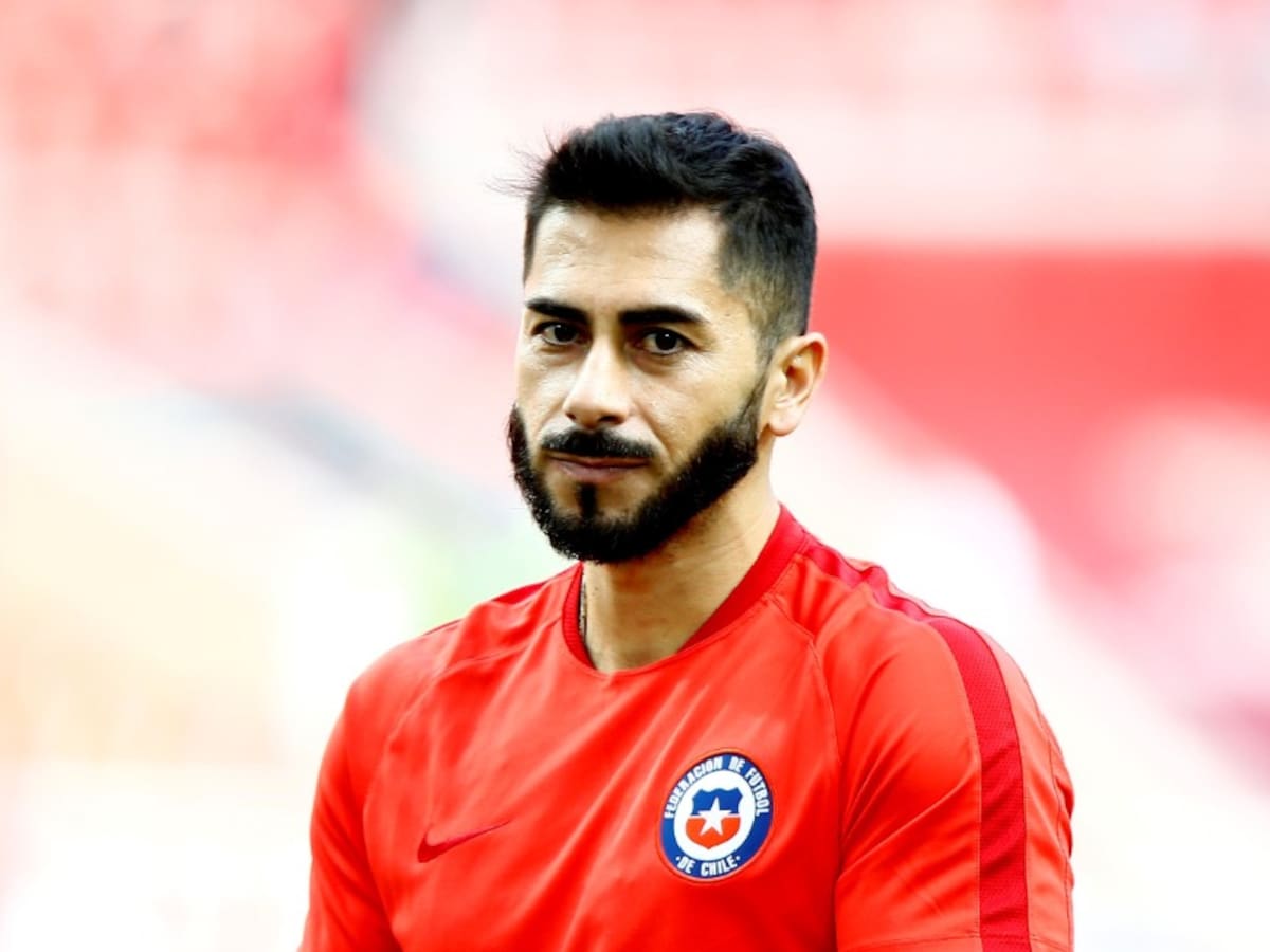 “Otros se tiraron del barco”: el “palo” de Johnny Herrera tras la goleada que sufrió Chile ante Colombia