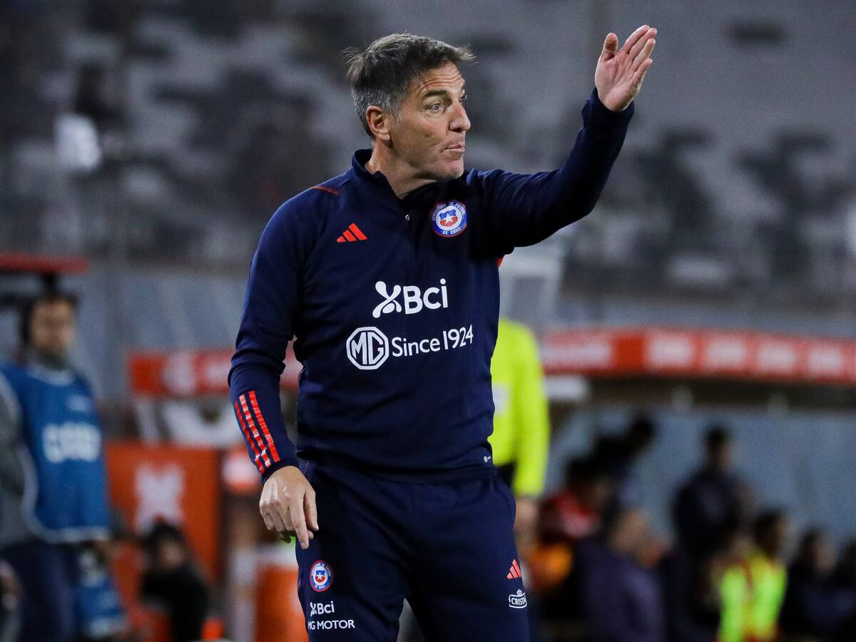Eduardo Berizzo es ovacionado en Rancagua durante la despedida del “Tucu” Hernández