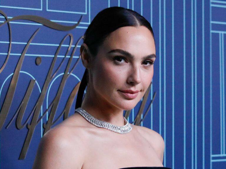 gal gadot - cleopatra