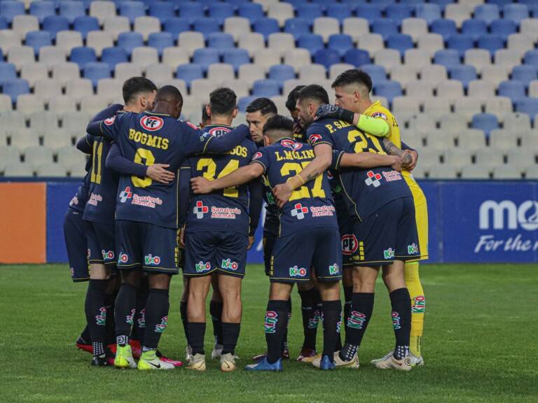 ANFP pide disculpas a la Universidad de Concepción por trofeo "reciclado": "Hubo un error en el procedimiento de entrega"