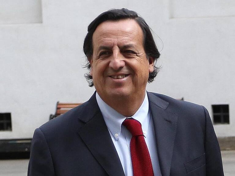 Víctor Pérez tras dejar Comisión de Constitución: «Me voy a algo que ustedes ya presumen»