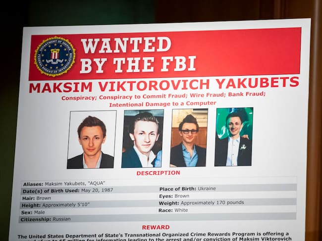 Foto de piratas cibernéticos buscados por el FBI
