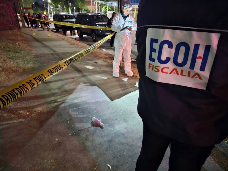 Joven de 25 años es asesinado a balazos en plena vía pública en Recoleta