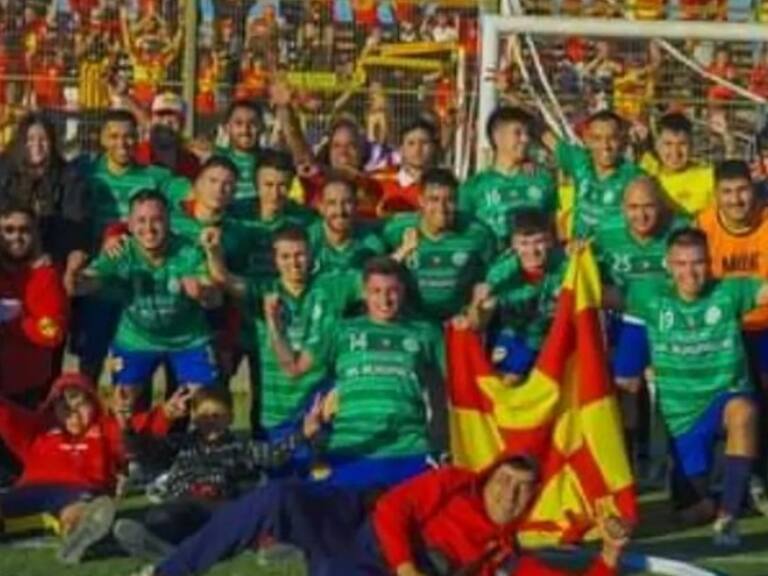 Carlos Medina, DT de Glorias Navales, sueña con vencer a la UC en Copa Chile: “En la cancha seremos once contra once y daremos todo lo que tenemos”