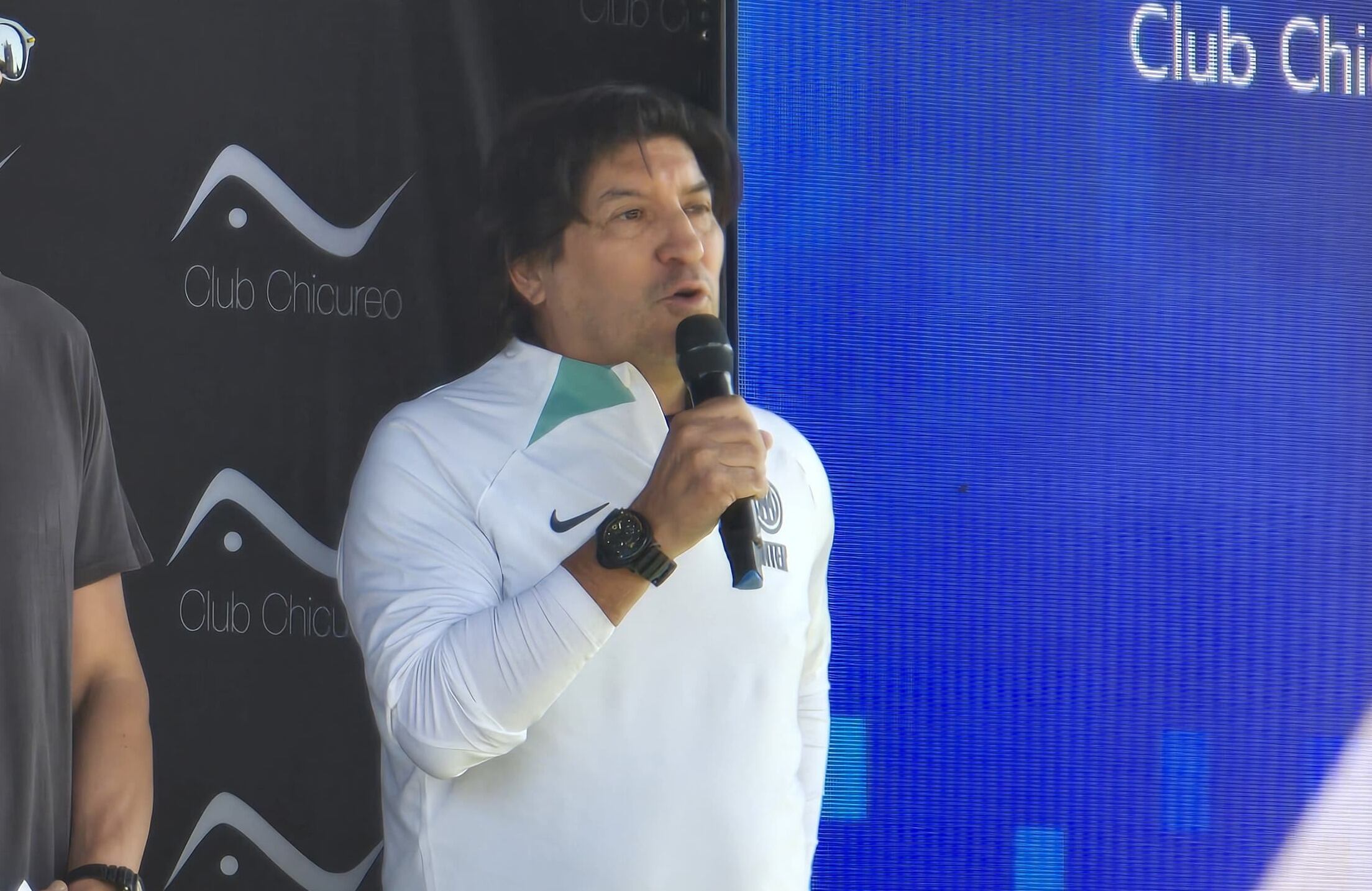 Iván Zamorano dijo presente este sábado en la inauguración de la Inter Academy en el Club Chicureo | ADN Deportes
