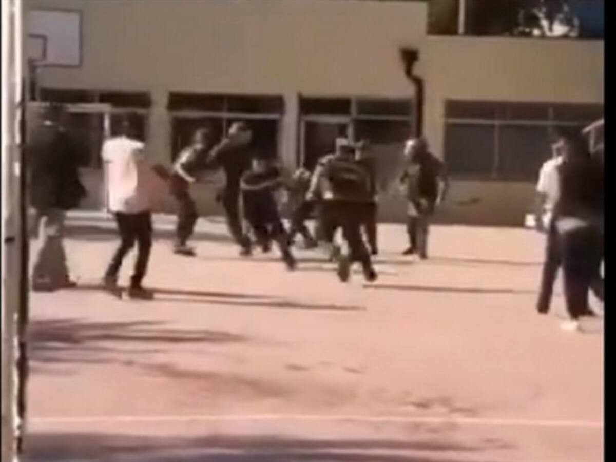 Crean virales musicales con video de joven escapando de carabineros