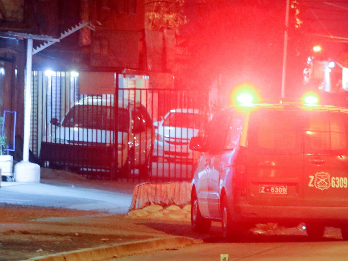Fatal accidente en San Bernardo: violento choque termina con un conductor muerto tras volcamiento en plena calle