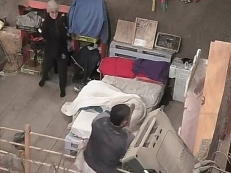 Resistiré: Sargento Rap rompió todo a su paso con un hacha por topless que realizó Ignacia Michelson