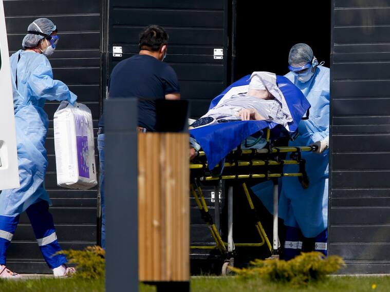 Un paciente sospechoso de Covid-19 es internado en un hospital en Rusia