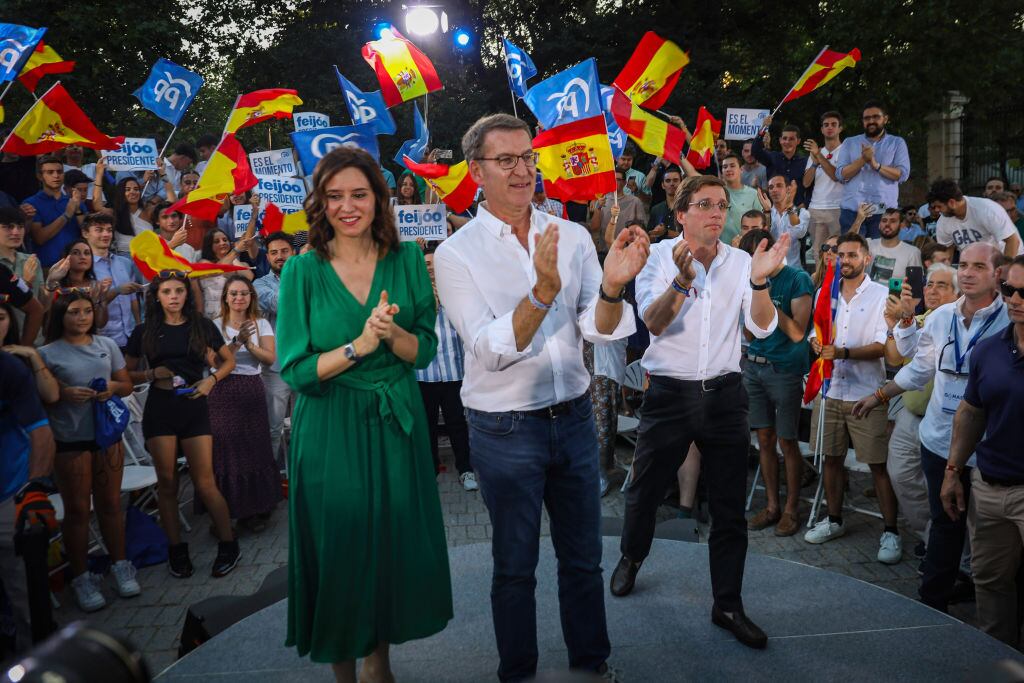 Alberto Núñez Feijóo celebra en Madrid la primera mayoría en España