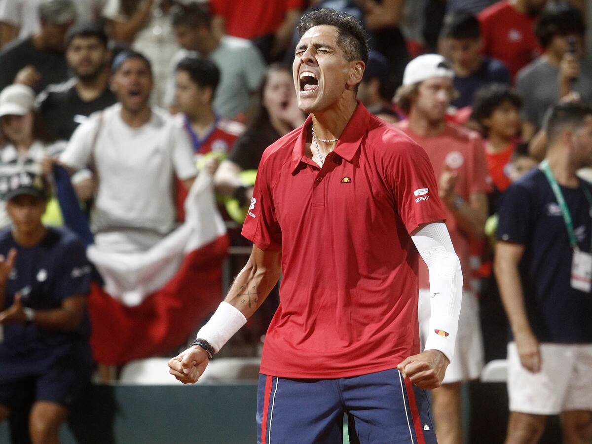 “El año pasado fue muy duro”: Tabilo valora su mejora física tras vital triunfo en Copa Davis