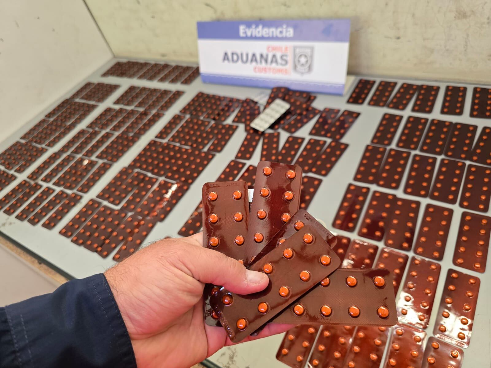 Aduana de Iquique incauta más de 6 mil píldoras abortivas y sedantes