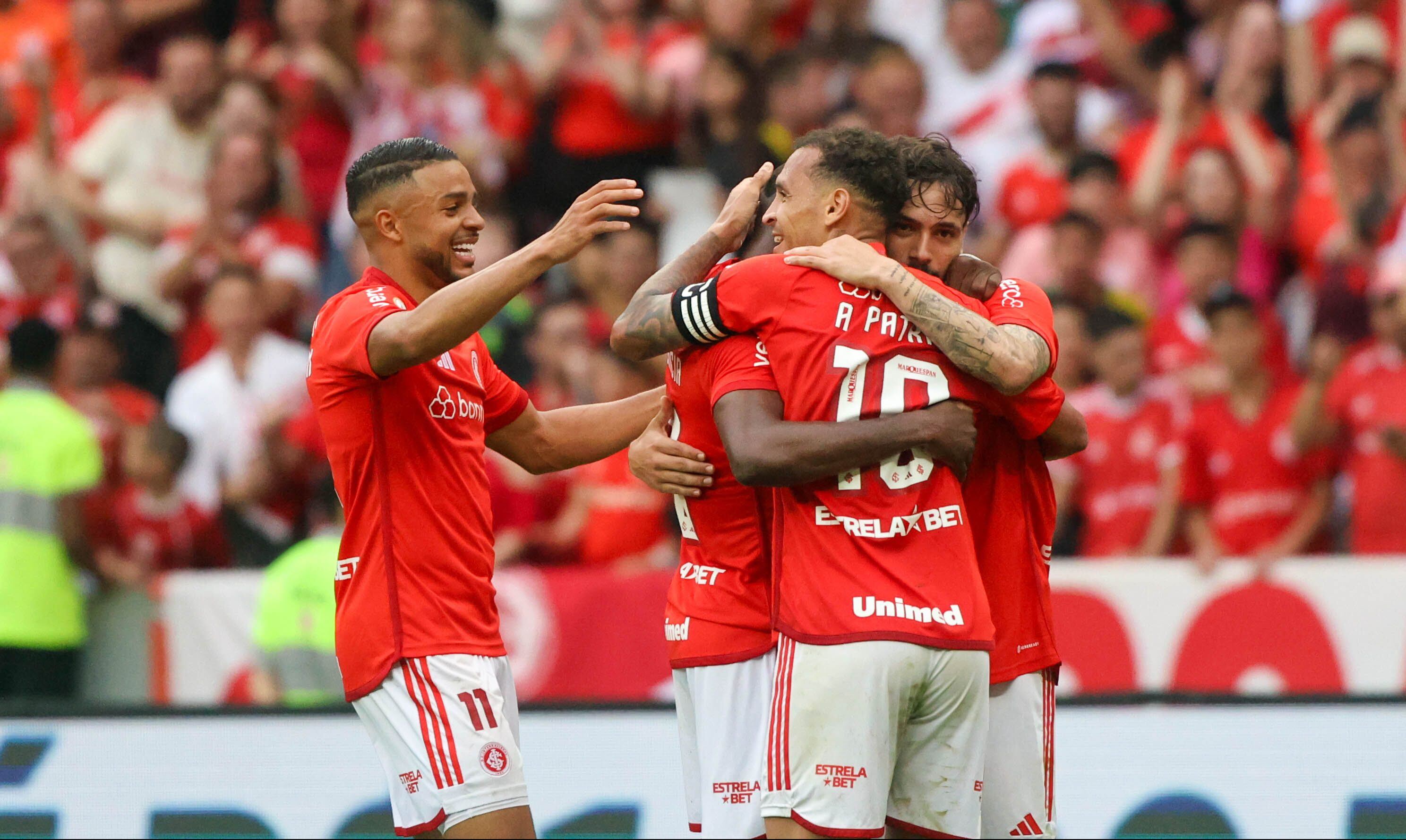 Inter de Porto Alegre golea a Santos por el Brasileirao
