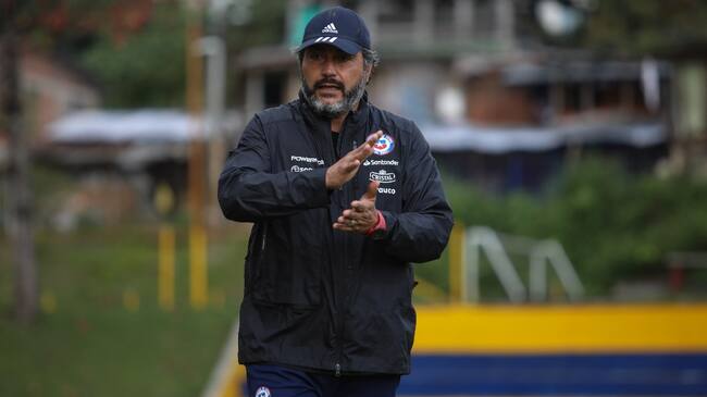 José Letelier y su posible salida de la Roja Femenina: "Entiendo las críticas, pero sólo me enfoco en lo deportivo"