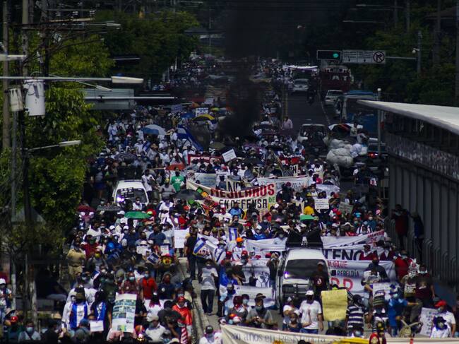 Manifestación en contra de Nayib Bukele en la ciudad de San Salvador