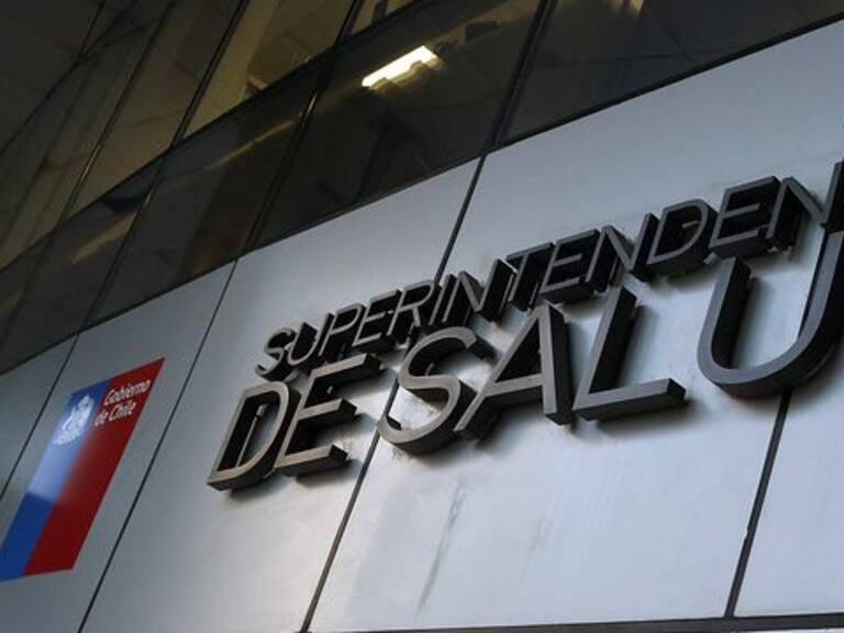 Gerente general de Isapre Colmena amenaza con demandar a sus afiliados