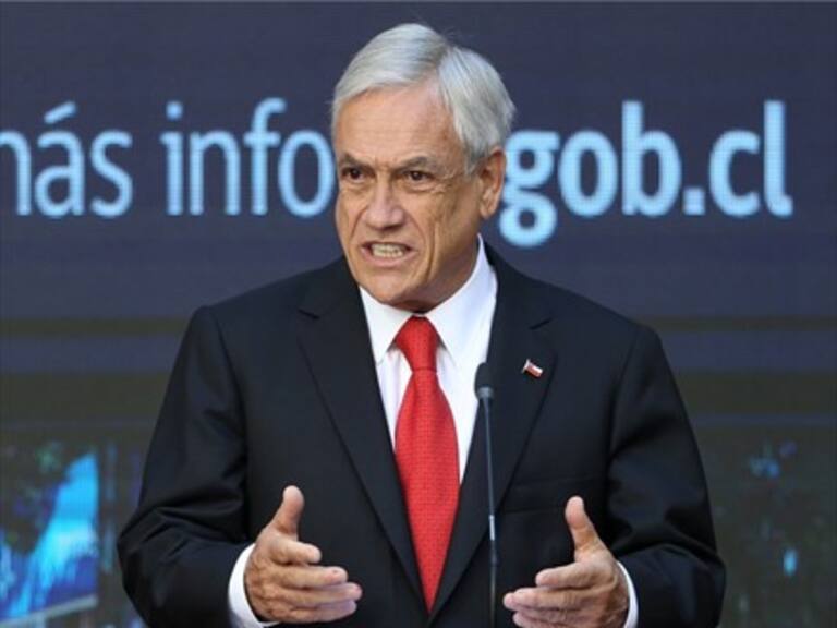 Piñera por apoyo de la DC a legislar reforma tributaria: Gran noticia para impulsar el crecimiento