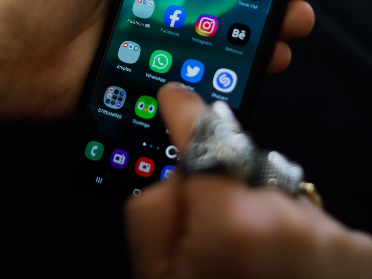 Advierten de nueva estafa por mensaje de texto: apunta a un falso pago del IFE Laboral