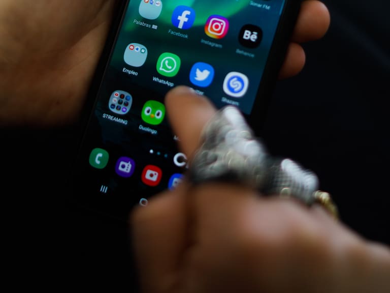 Advierten de nueva estafa por mensaje de texto: apunta a un falso pago del IFE Laboral