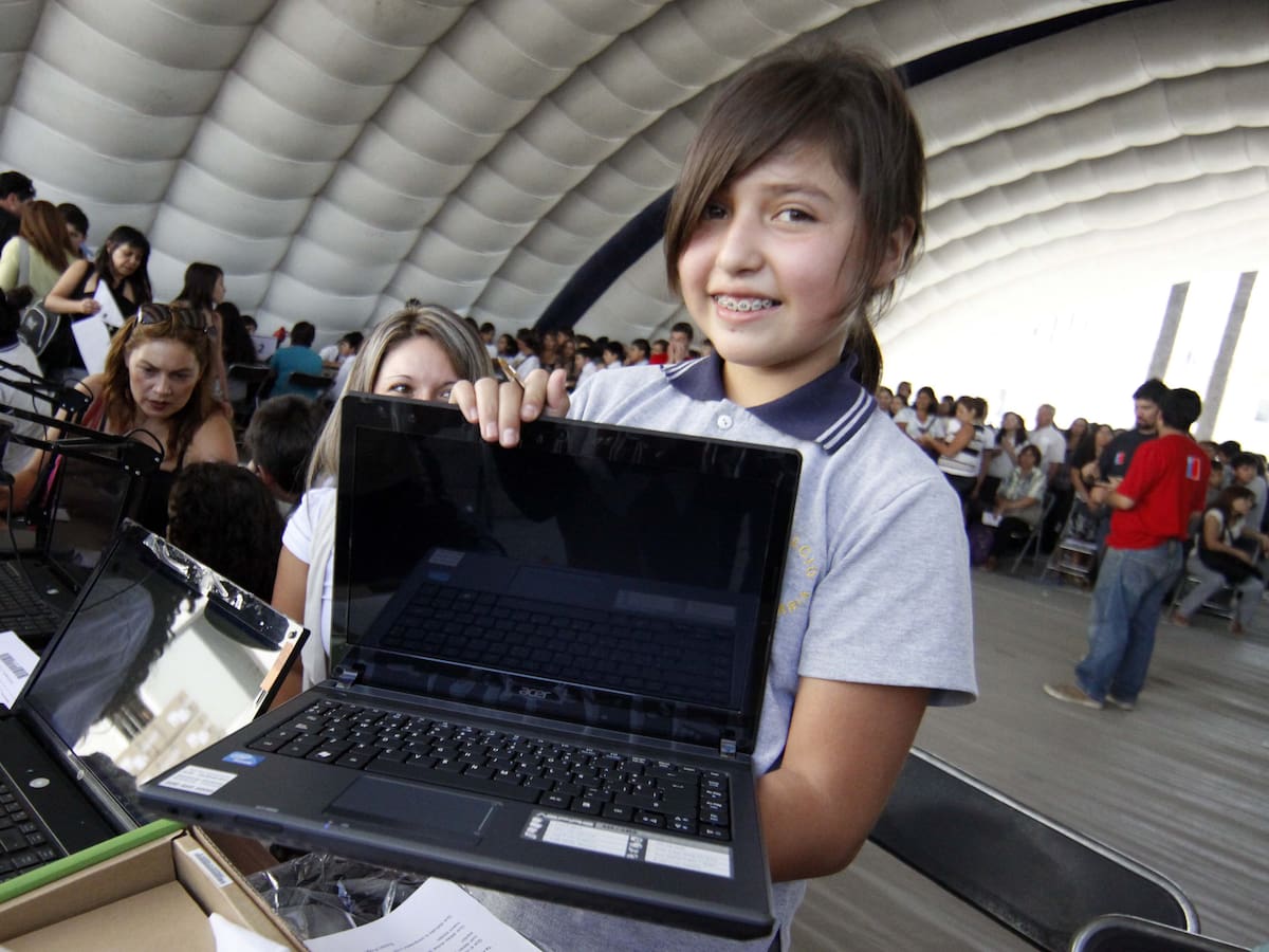 ¿Por qué dejarán de entregar computadores a estudiantes en Chile? Los argumentos del Gobierno para el fin de “Yo elijo mi PC”