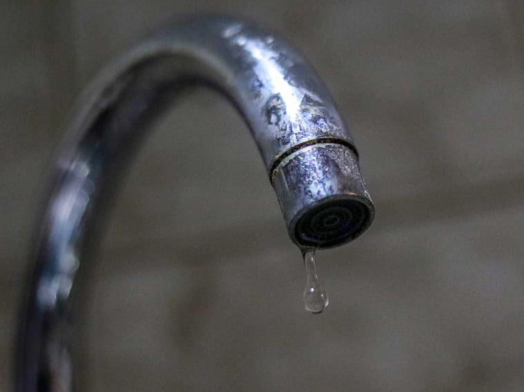 21 de mayo de 2026 / SANTIAGO
A partir del viernes a las 20:00 hrs. varias comunas del sector su de la Santiago, comenzaran un corte de agua programado, que durara 36 horas.
FOTO: SEBASTIAN BELTRAN GAETE / AGENCIAUNO