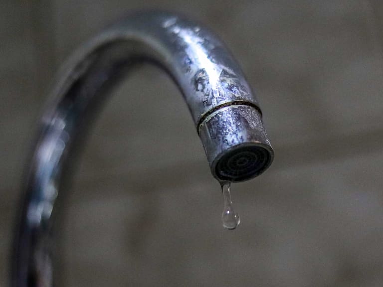 21 de mayo de 2026 / SANTIAGO
A partir del viernes a las 20:00 hrs. varias comunas del sector su de la Santiago, comenzaran un corte de agua programado, que durara 36 horas.
FOTO: SEBASTIAN BELTRAN GAETE / AGENCIAUNO