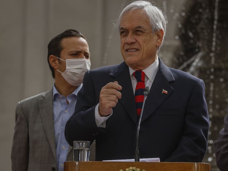 28 de abril del 2020/SANTIAGOSebastian Piñera, Presidente de la Republica, da un punto de prensa en el patio de Los Naranjos, en el Palacio de la Moneda, pone en marcha ley que impulsará crédito a pequeñas empresas con garantía del Estado.
FOTO: SEBASTIAN BELTRAN GAETE/AGENCIAUNO