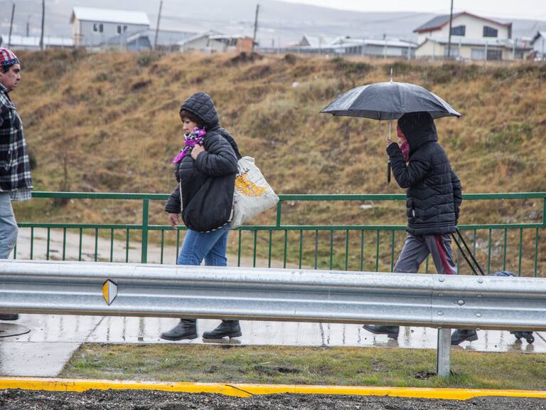 Históricas lluvias en Punta Arenas: sistema frontal genera anegamientos, cortes de tránsito y suspensión de clases