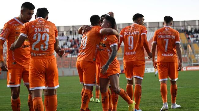 Cobreloa derrota a Deportes La Serena y abre la batalla por el liderato en la Primera B
