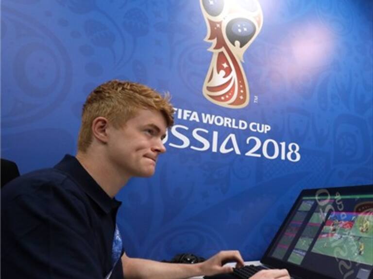 Carlos Astroza será uno de los encargados del VAR en partido inaugural de Rusia 2018