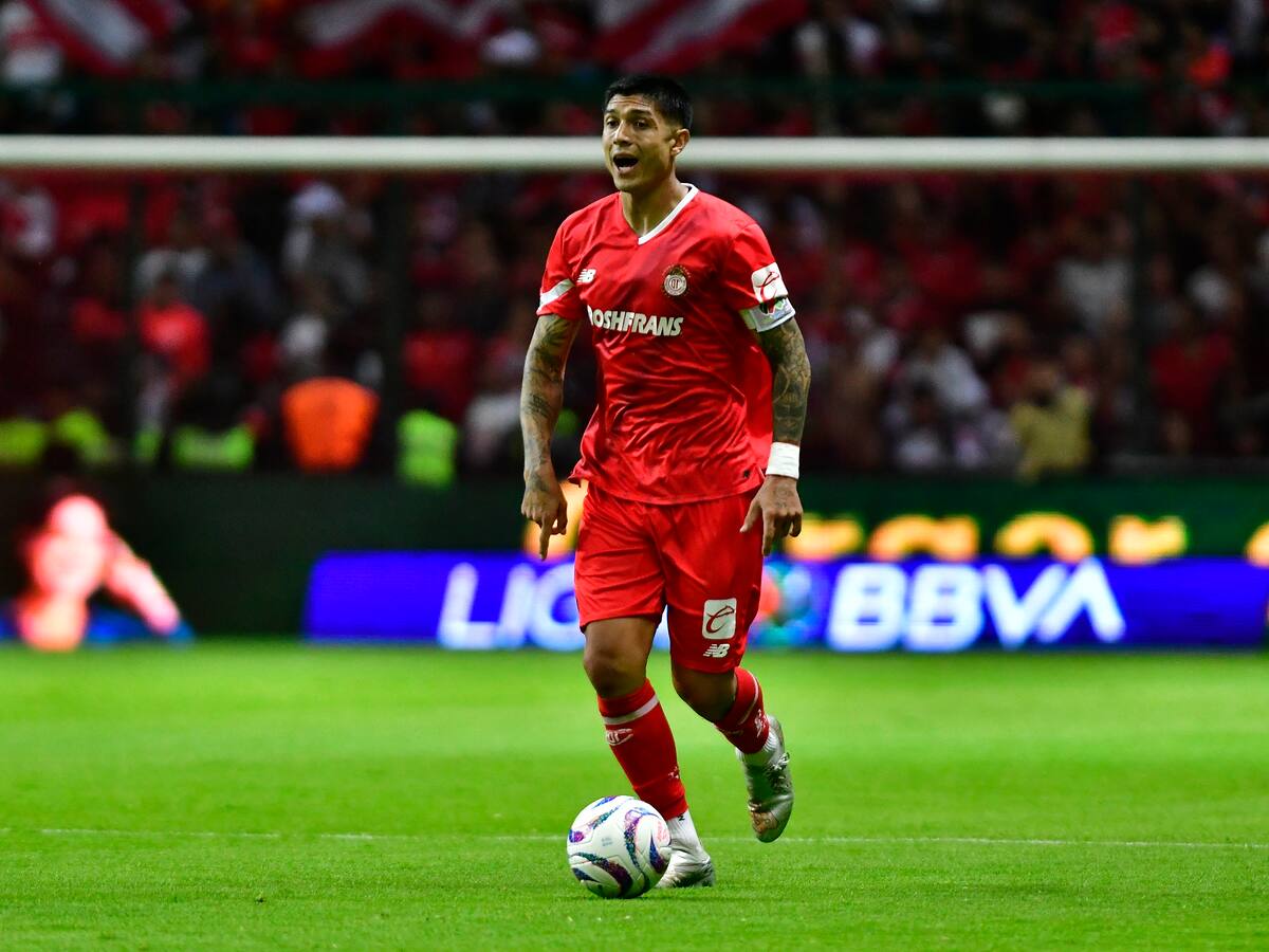 Valber Huerta se lesiona el menisco y es baja para La Roja