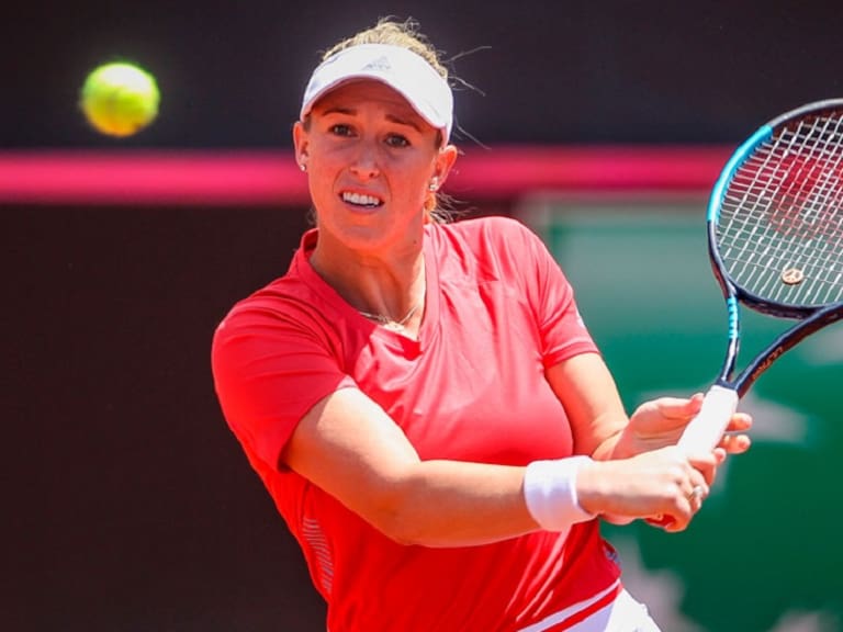 Alexa Guarachi vuelve a los triunfos y se instala en los octavos de final del WTA 1000 de Guadalajara