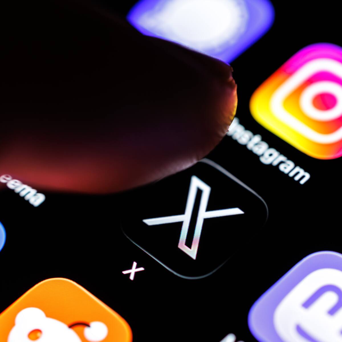 ¿Un funcionario del nuevo gobierno te bloqueó en redes? Está prohibido y puedes denunciar ante Contraloría