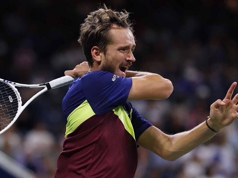 Daniil Medvedev pierde el primer set y después barre con De Miñaur en los octavos del US Open 2023