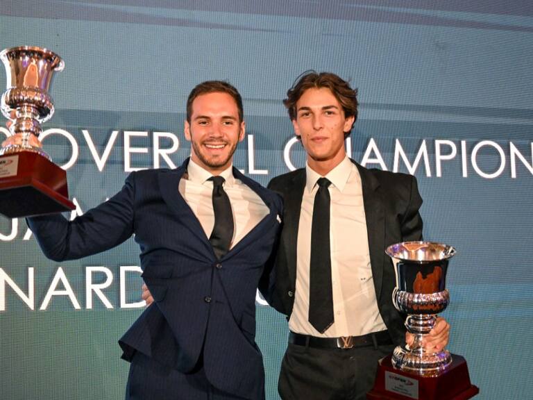 Benjamín Hites es premiado como Campeón del GT Open en Madrid