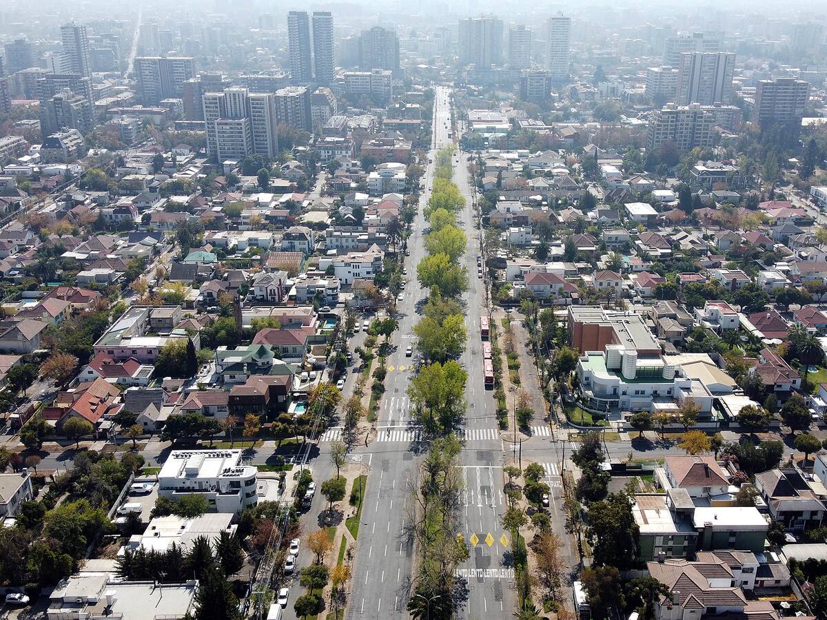Esta es la emblemática calle de la comuna de Ñuñoa a la que quieren cambiarle el nombre (y el motivo detrás)