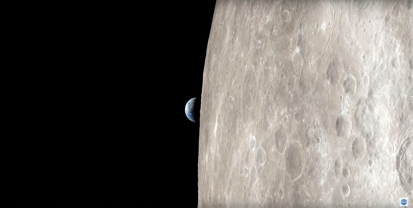 Una en 4K imagen de la Tierra sobrevolando a la Luna